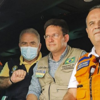 Ministros sobrevoam Bahia e prometem recursos para reconstrução