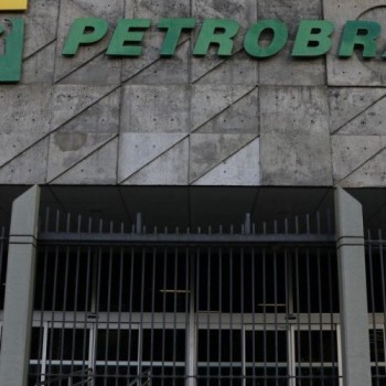 Petrobras assina contrato com operadoras de compra e venda de gás