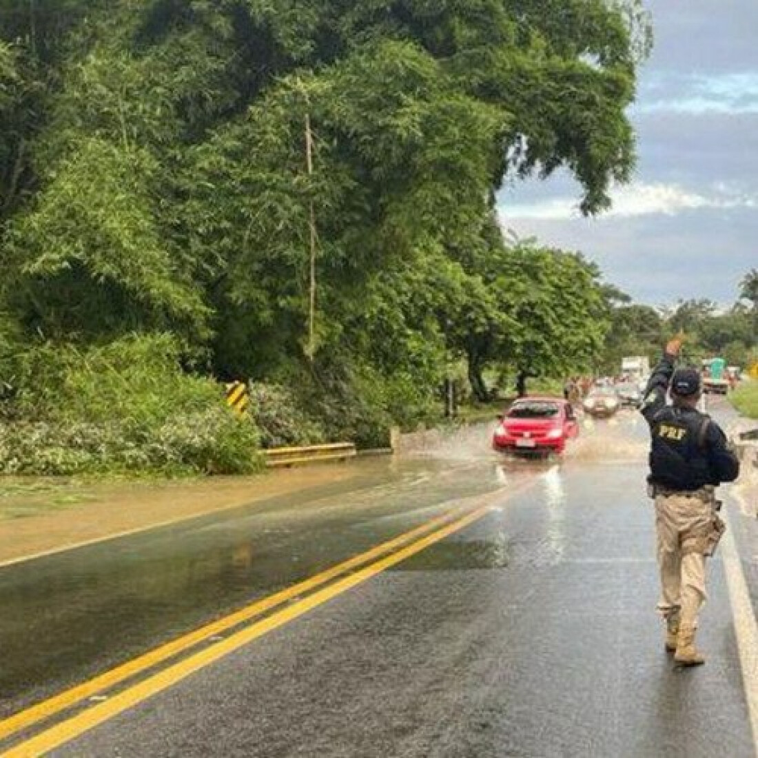 Chuvas: governo libera R$ 200 milhões para reconstrução de estradas