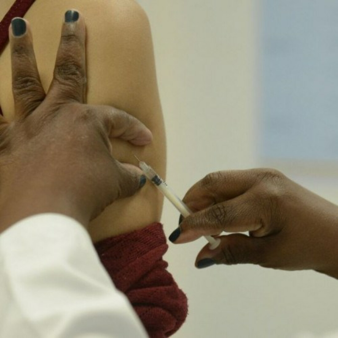 Rio prevê aplicar 1 milhão de doses contra covid-19 em janeiro