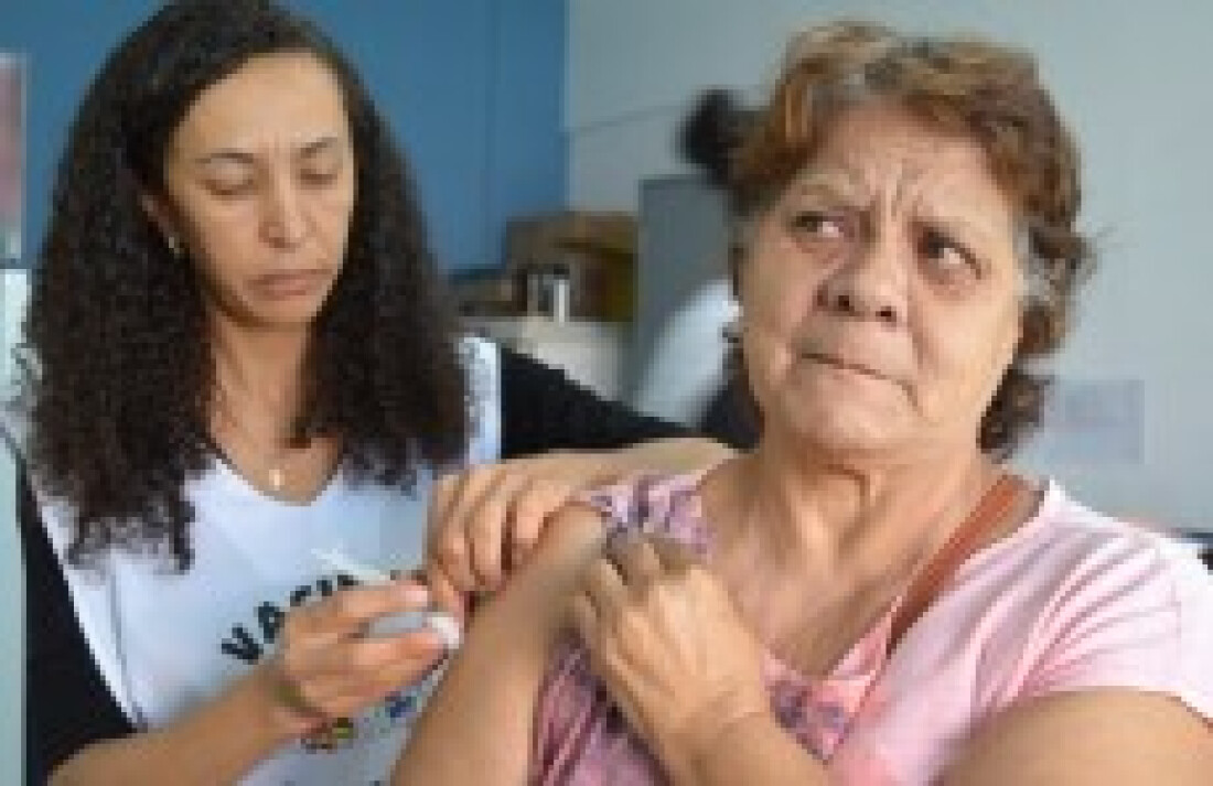 Vacinação para grupos prioritários continua até dia 31 em Arujá