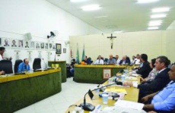 Vereadores derrubam veto para reajustes
