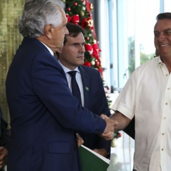 Presidente assina adesão de Goiás a plano de recuperação fiscal