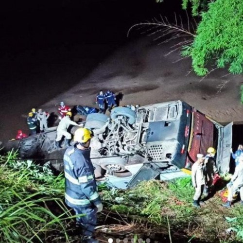 BR-153: Acidente com ônibus deixa 5 mortos e 40 feridos