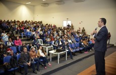 Bortolozzo promove feira de profissões aos alunos