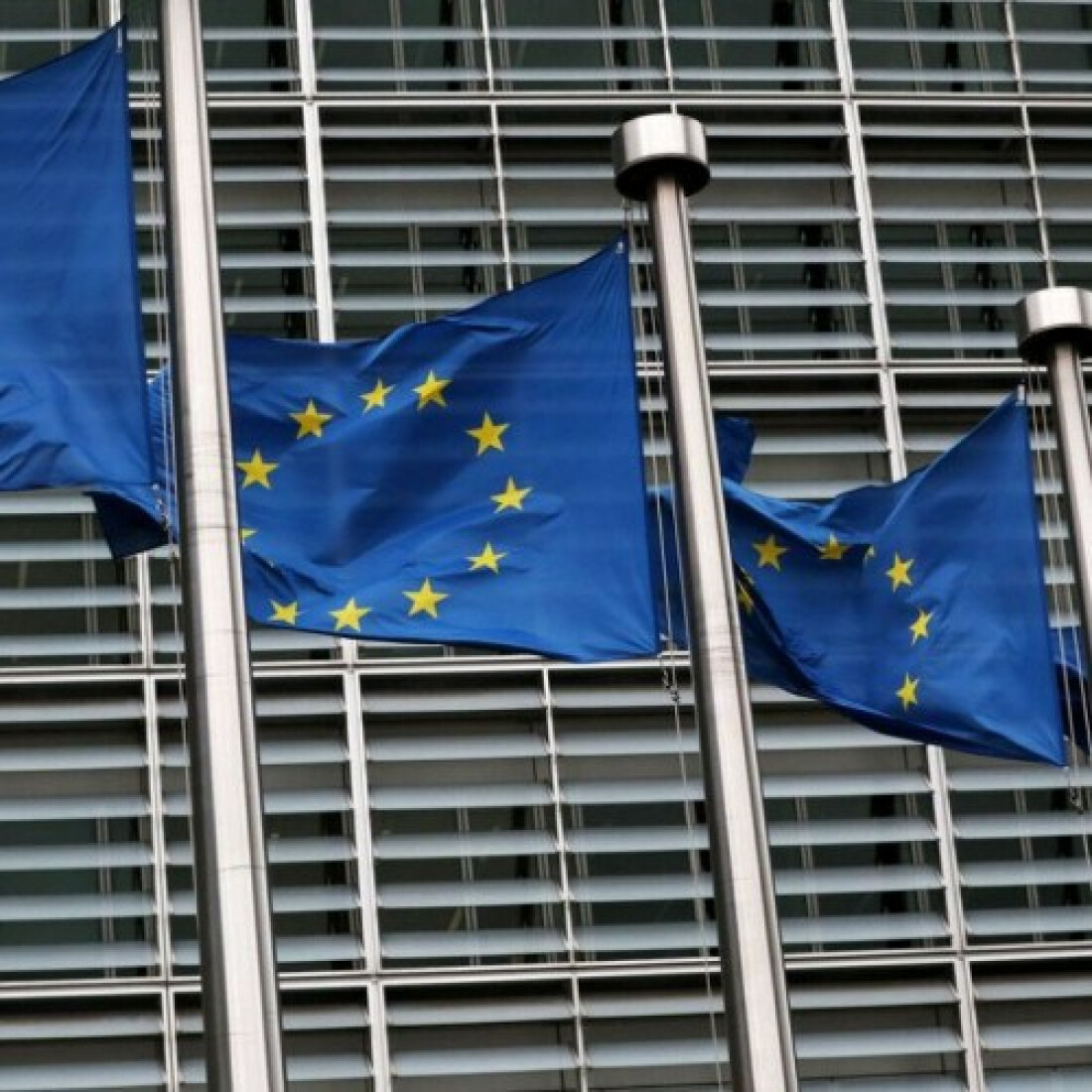 Comissão Europeia propõe taxa única de imposto para multinacionais