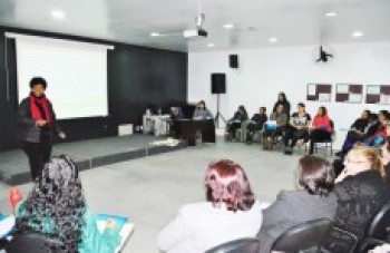Professores fazem curso de produção de textos