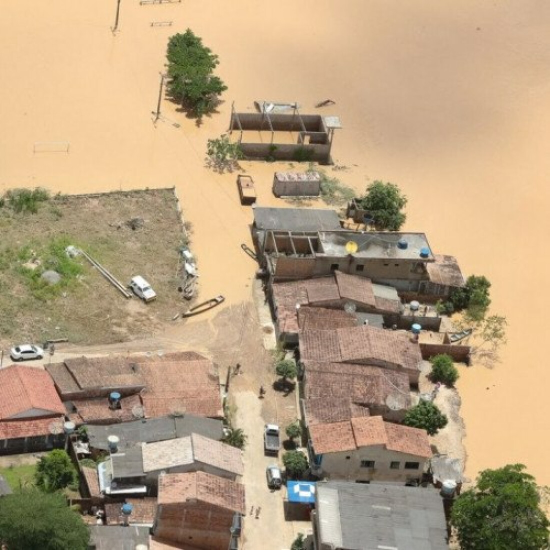 Governo da Bahia confirma mais duas mortes pelas chuvas no estado