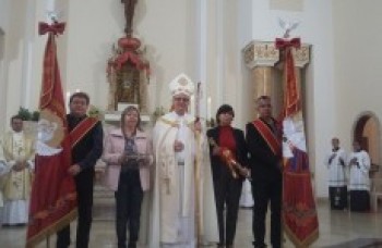 Bispo anuncia festeiros e capitães de mastro da Festa do Divino de 2017