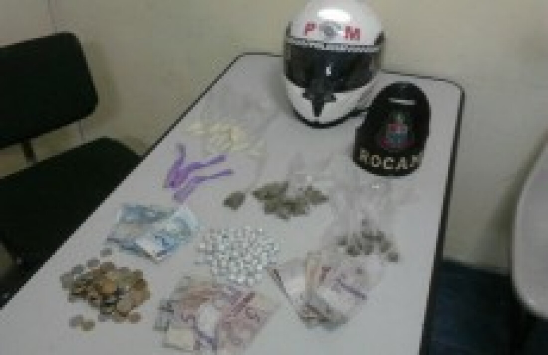 PM apreende drogas em três bairros de Mogi