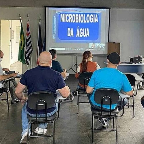 Curso amplia qualificação a operadores de estações