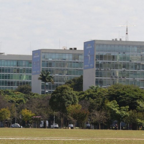 Ministério pede que Congresso reserve R$ 2,5 bi a reajustes salariais