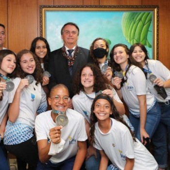 Presidente recebe no Planalto atletas que disputaram Jogos Escolares