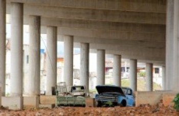Canteiro embaixo do Rodoanel atrai criminosos e marginais