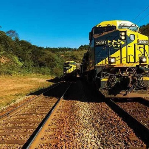 Empresários questionam tempo de fechamento de passagem em nível