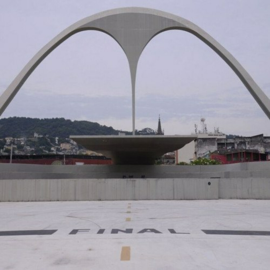 Com atual cenário, Carnaval na Sapucaí está garantido, diz prefeito