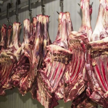 China retoma importação de carne brasileira