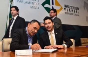 Izidro pede em Brasília novo viaduto para Ferraz