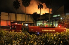 Causa do incêndio ainda está sendo investigada na empresa