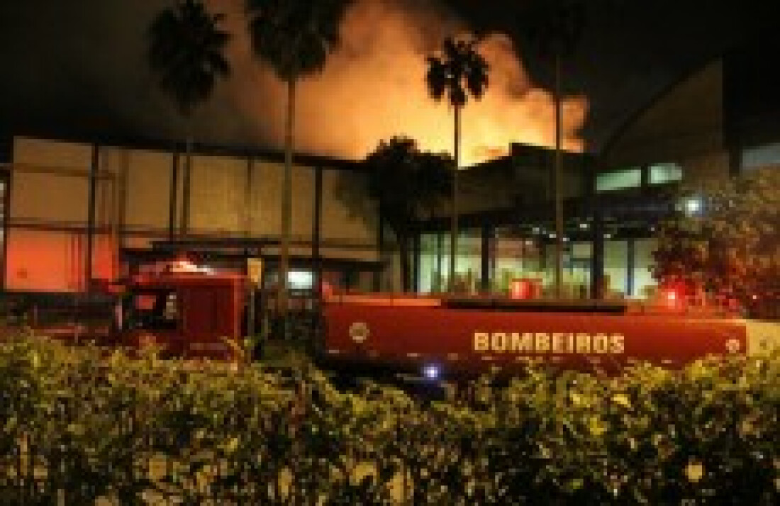 Causa do incêndio ainda está sendo investigada na empresa
