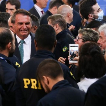 Policiais federais devem ter reajuste até 2022, diz presidente