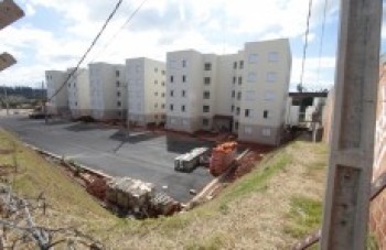 Construtora calcula prejuízos com invasão de condomínio