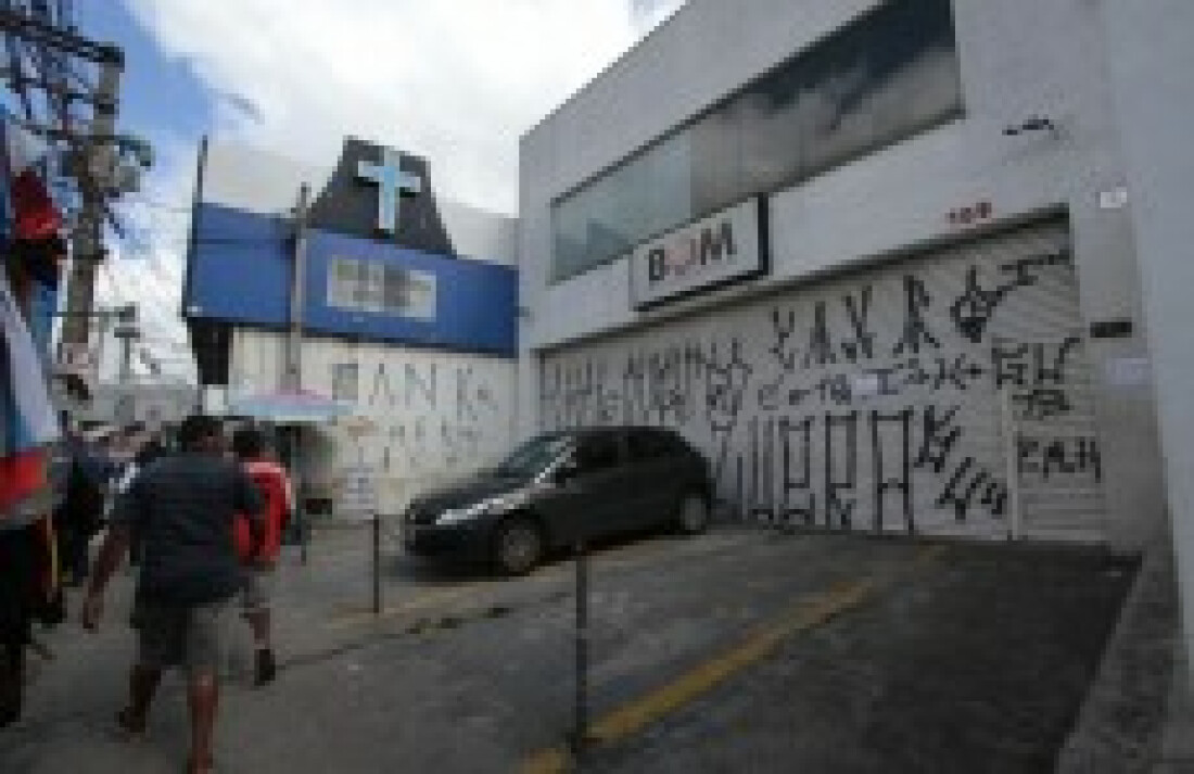 EMTU fecha unidade do BOM de Suzano sem aviso prévio