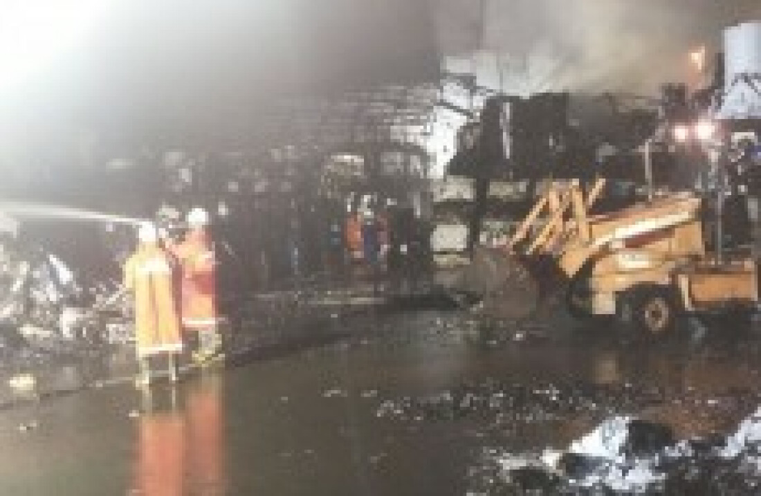 Bombeiros continuam com operação de rescaldo: