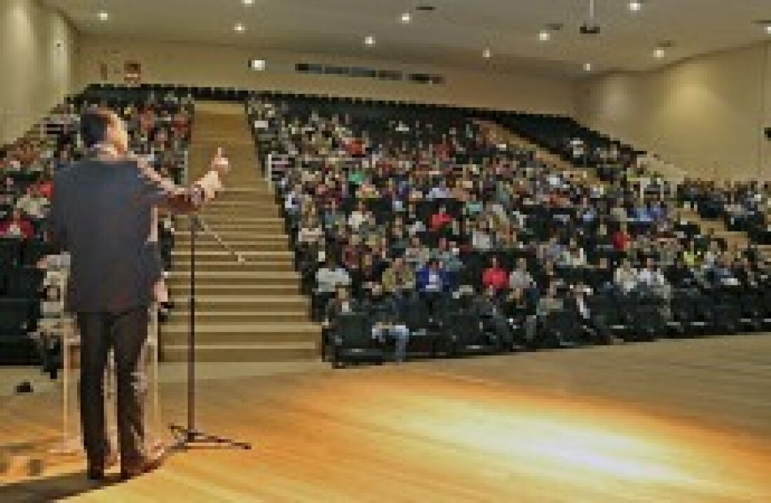 Bertaiolli abre evento 'Educação Inclusiva'
