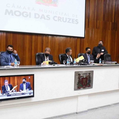 Vereadores jogam votação do orçamento para 'depois do fim'