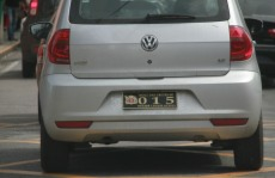 Detran faz vistoria no pátio da Câmara