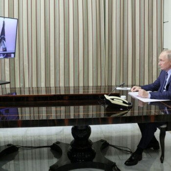 Biden e Putin conversam por duas horas sobre Ucrânia