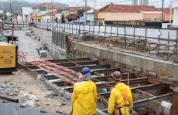 Obra de passagem subterrânea no centro está 44% finalizada