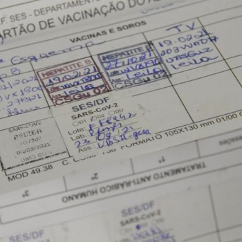 Covid-19: Brasil registra 22 milhões de casos e 615,4 mil óbitos