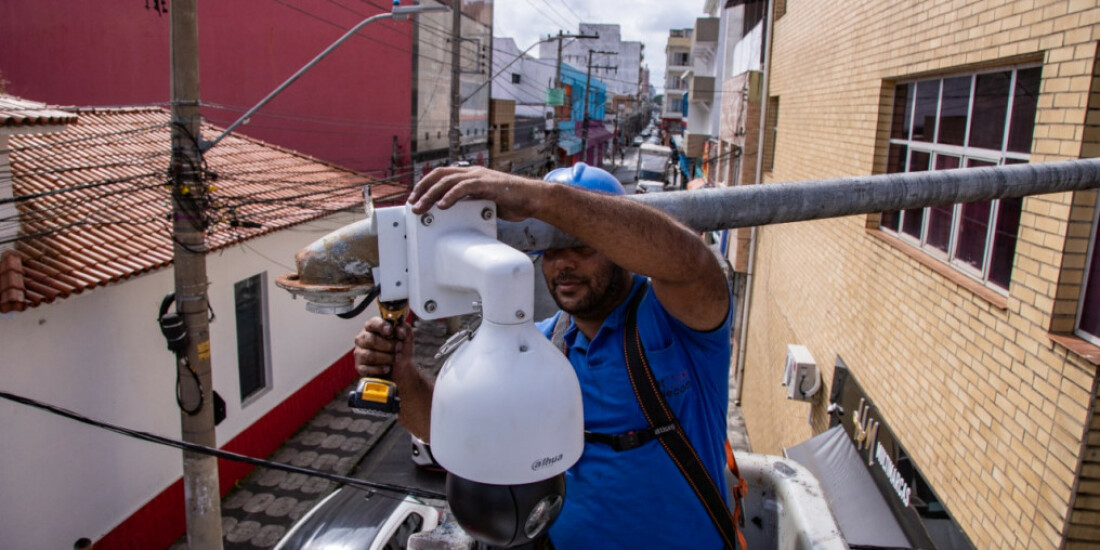 Prefeitura inicia substituição de câmeras de monitoramento
