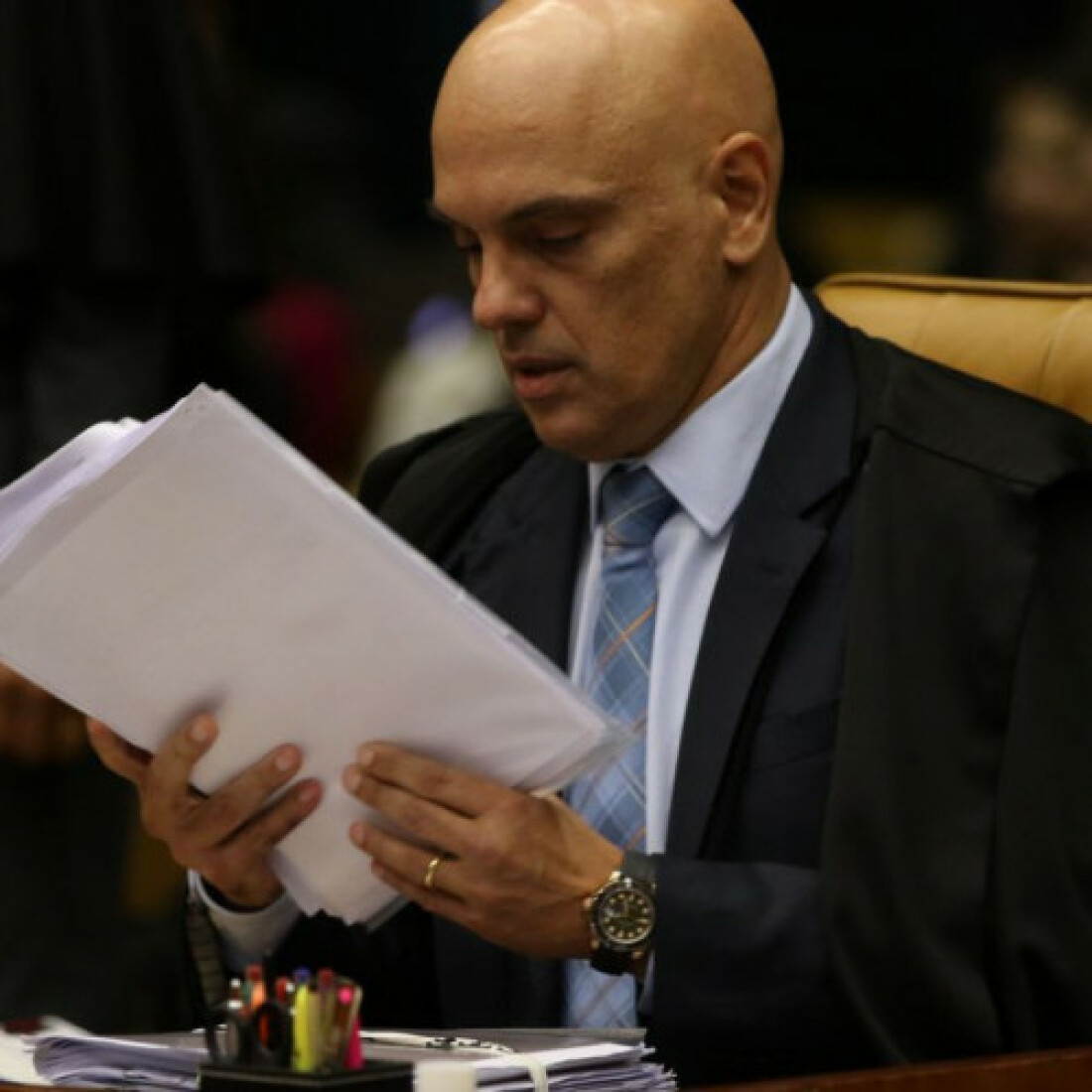 Alexandre de Moraes abre inquérito sobre live do presidente