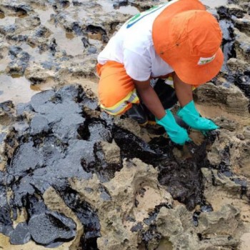 Óleo que atingiu praias do Nordeste veio de petroleiro grego, diz PF