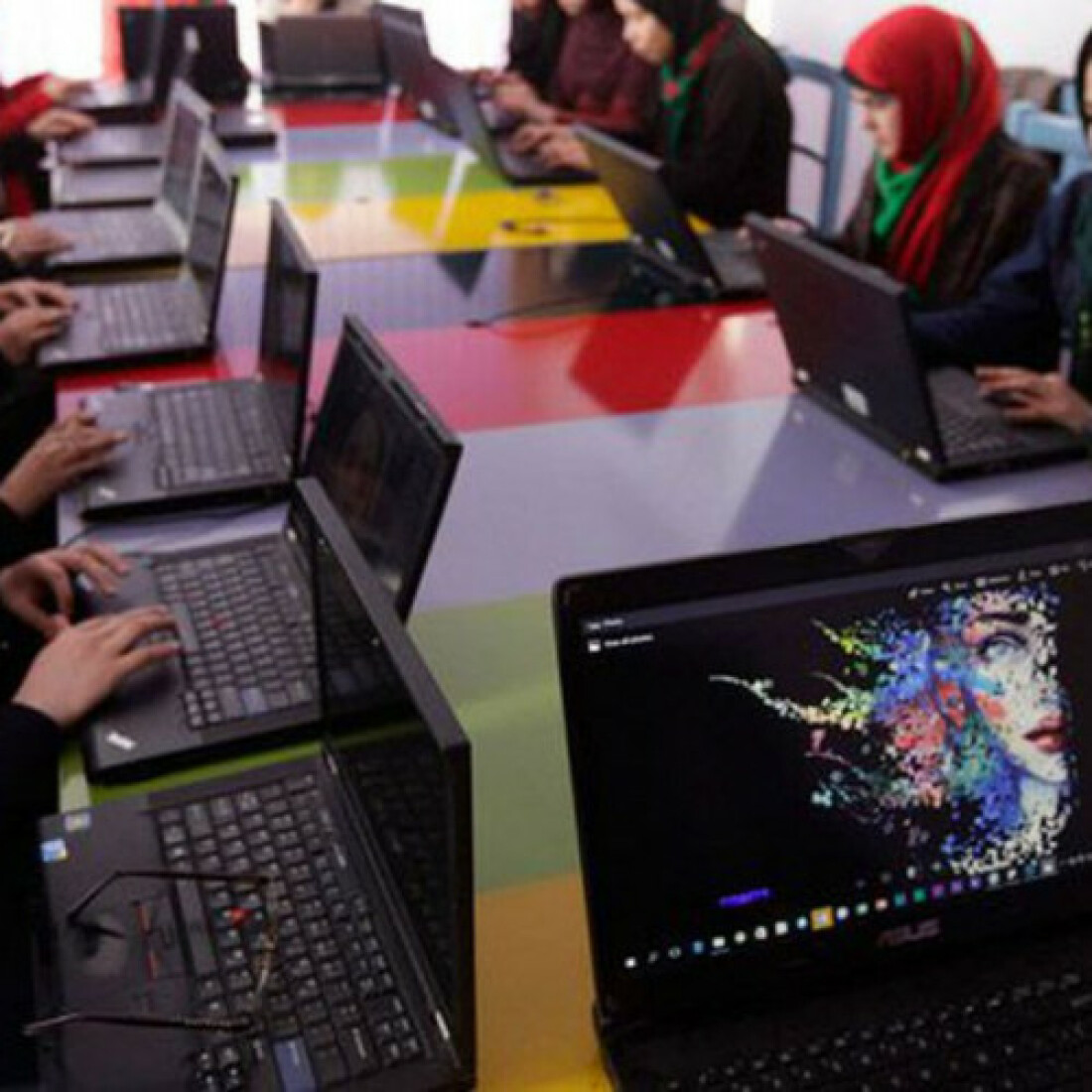 Afegãs precisam consentir com casamento, diz decreto do Taliban