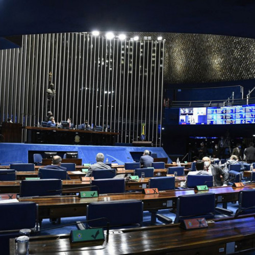 Senado aprova medida provisória que cria Auxílio Brasil