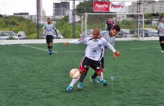 Copa Society tem gols até debaixo de chuva