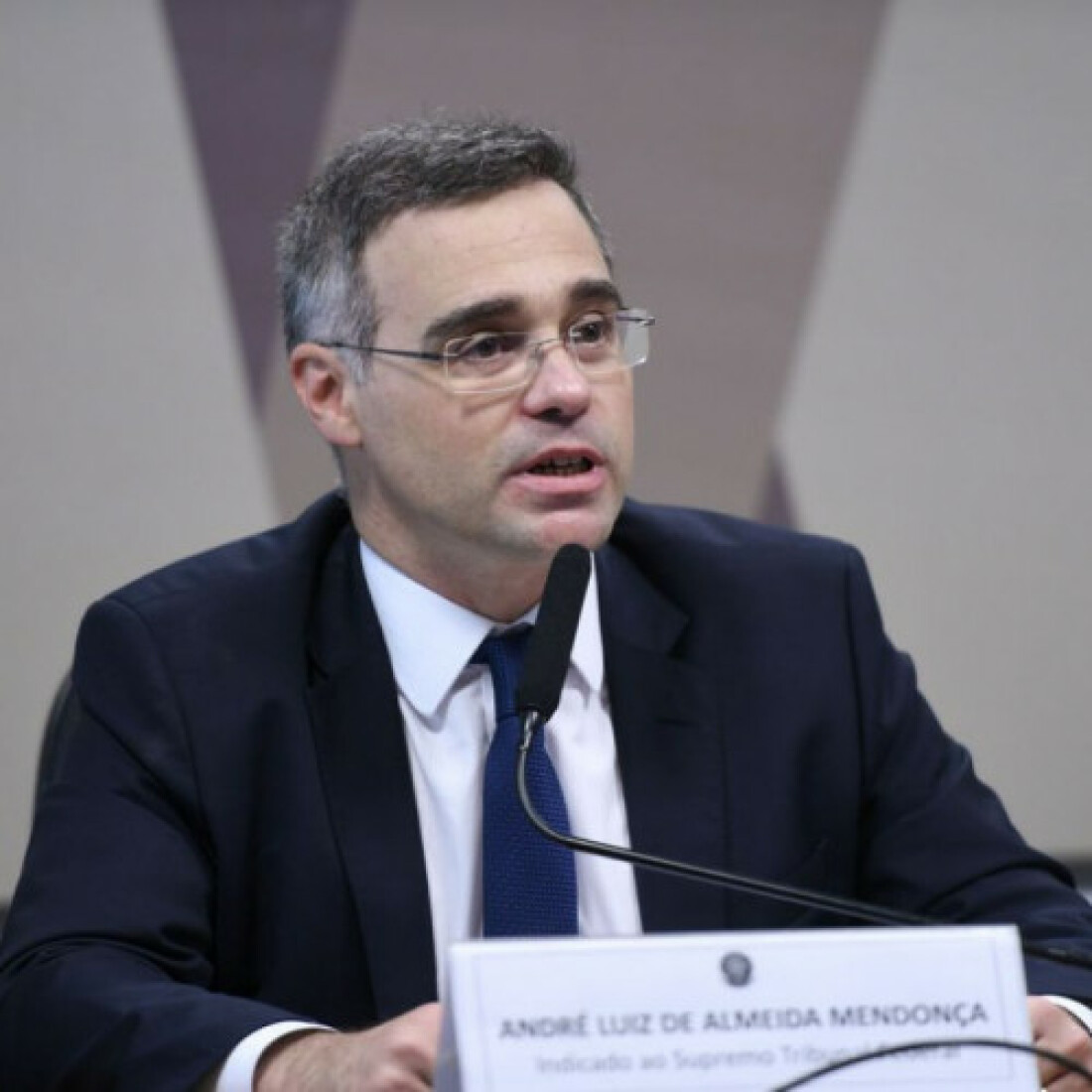 Plenário do Senado aprova indicação de André Mendonça ao STF