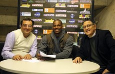 Time renova com o craque Shamell