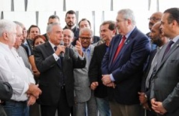 Temer se reúne com as centrais sindicais