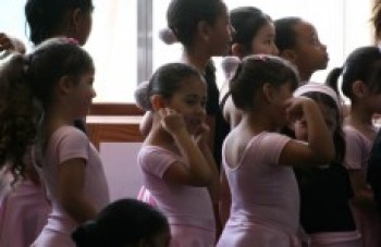 Espaço Artístico Luana Pinheiro oferece vagas para balé clássico