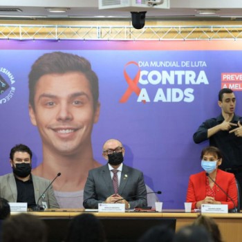 HIV: Brasil tem 694 mil pessoas em terapia antirretroviral