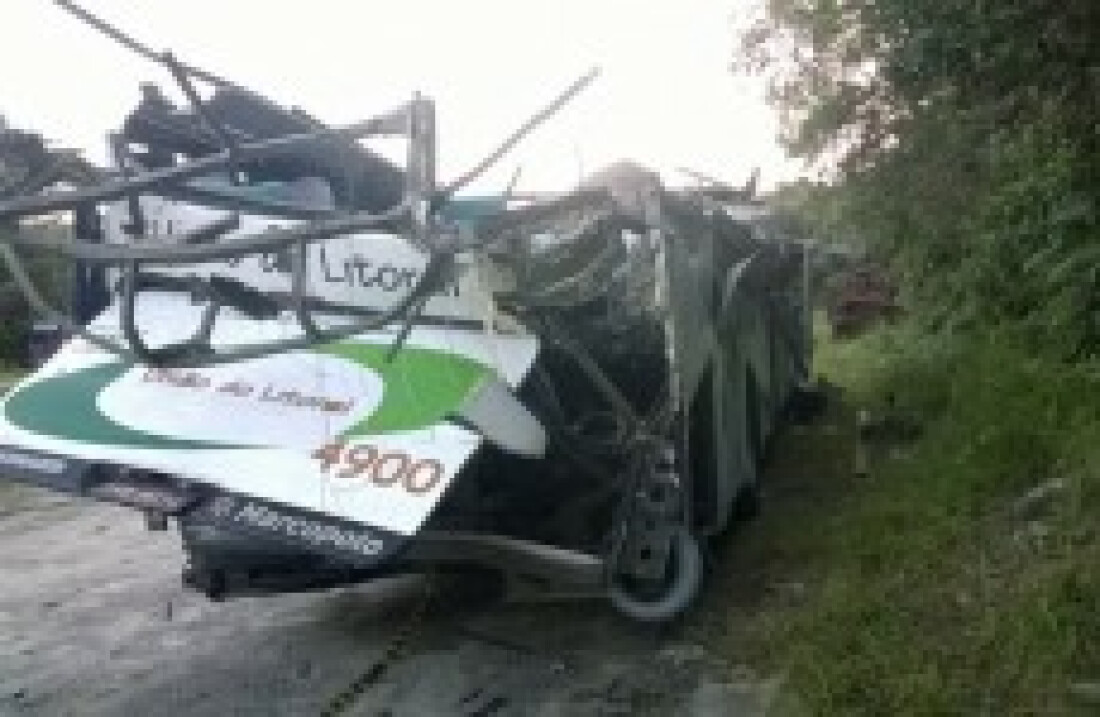 Ônibus estava em alta velocidade