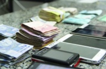 Suspeito é preso com R$ 10 mil falsificados