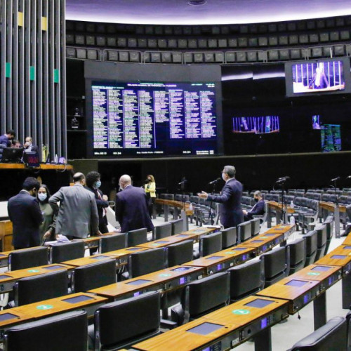 Câmara aprova medidas de transparência e teto para orçamento secreto