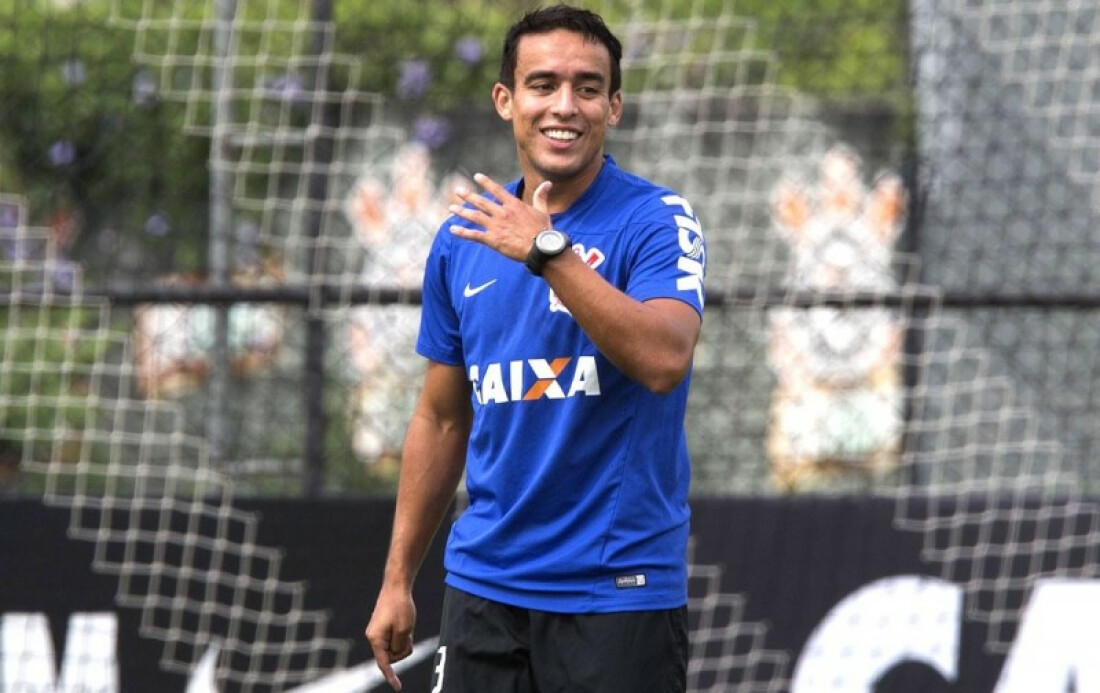 Artilheiro, Jadson retorna ao Timão e nega dependência