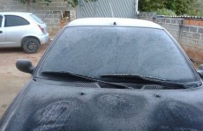 Geada muda paisagem na região